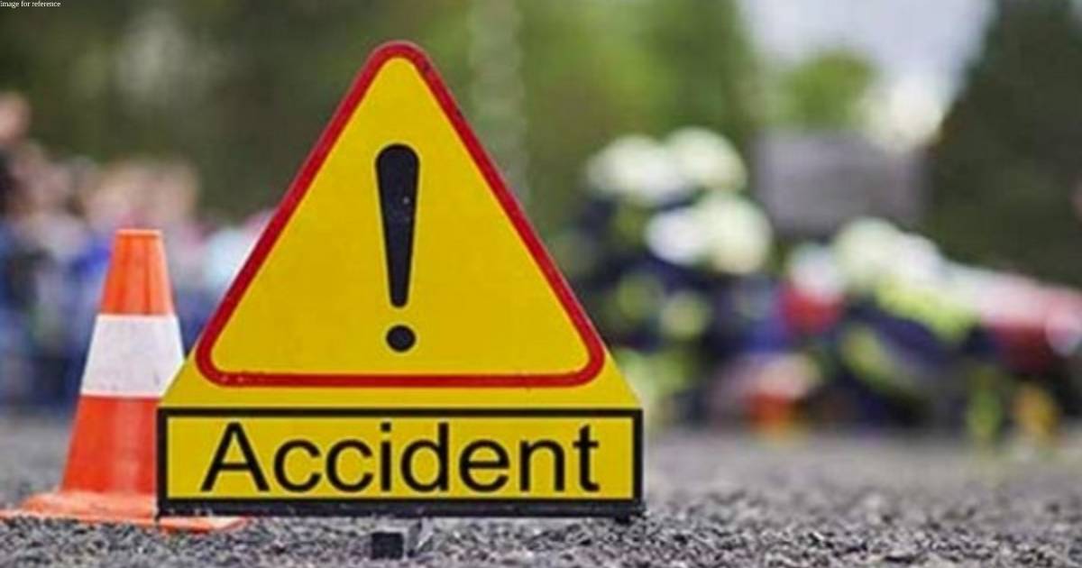 UP: 5 killed, 15 injured after bus overturned in Jalaun after being hit by unknown vehicle